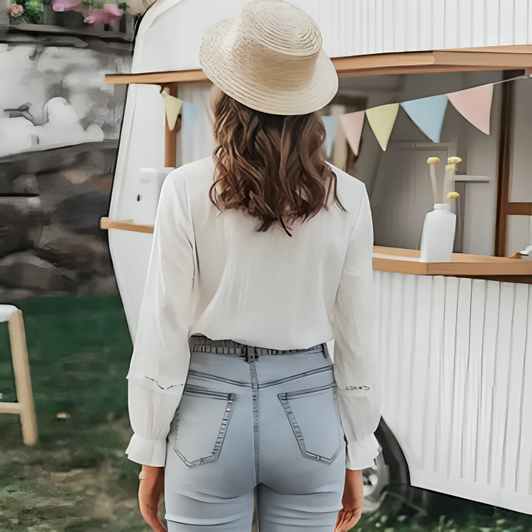 Elegant long-sleeve blouse for women with button details – ideal for festive occasions