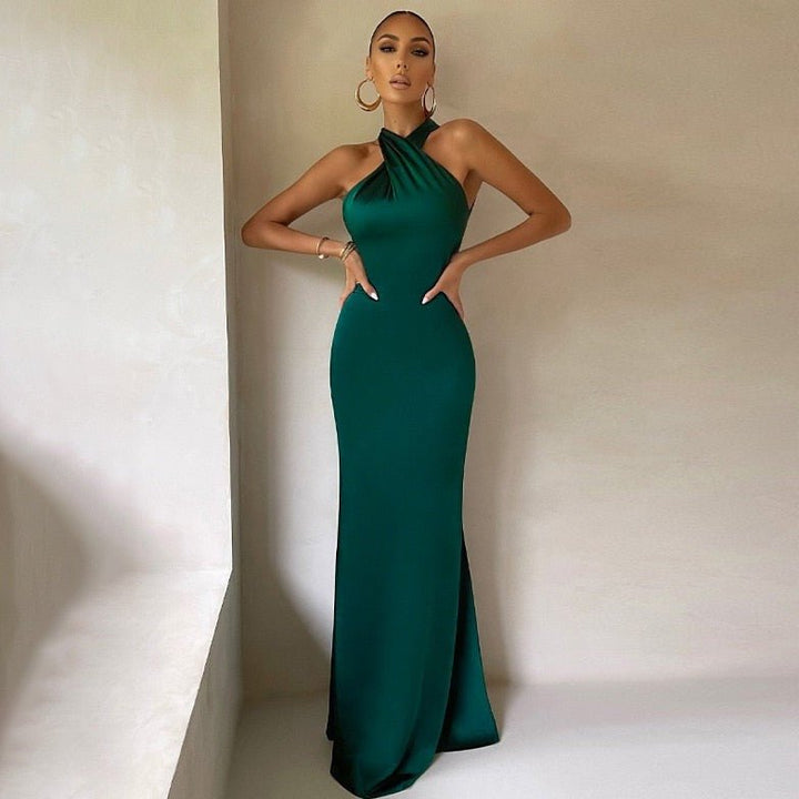Elegant halterneck evening dress made of satin – figure-hugging & backless