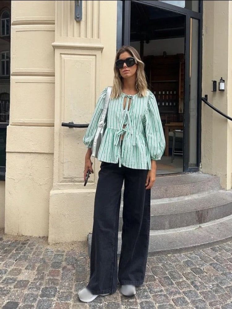 Women's summer top with puff sleeves – striped, light & trendy