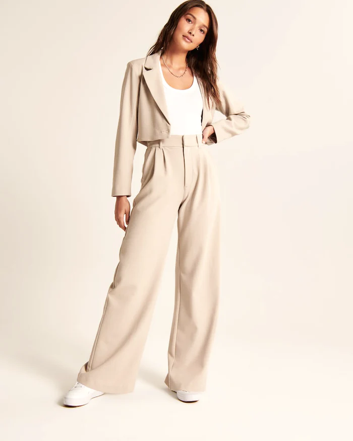Pantalon pour femme à taille haute et à jambe large élégante