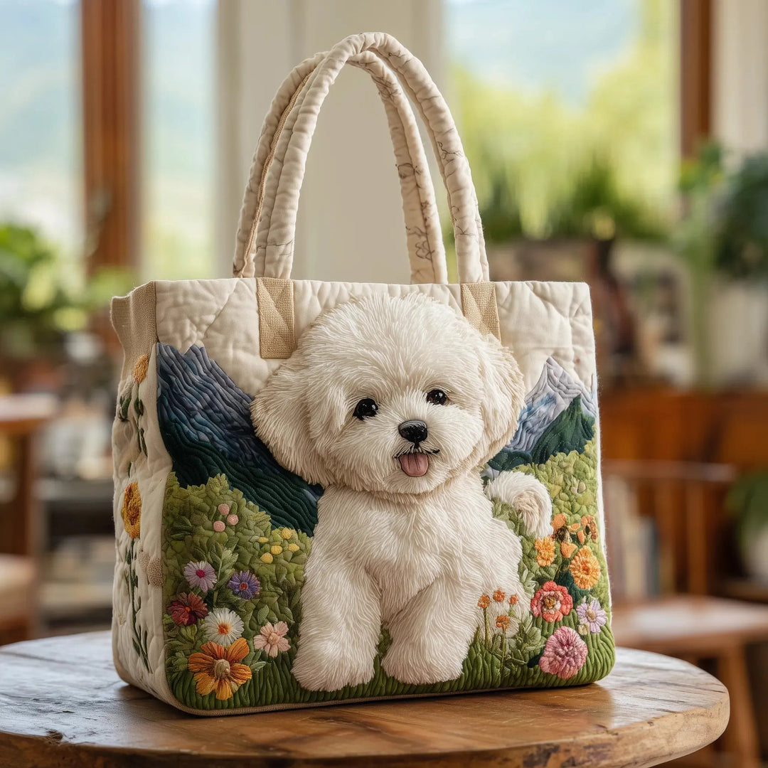 Kunsthandwerkliche Matelassé-Tasche: Stilvoller Begleiter für Hundeausflüge 0