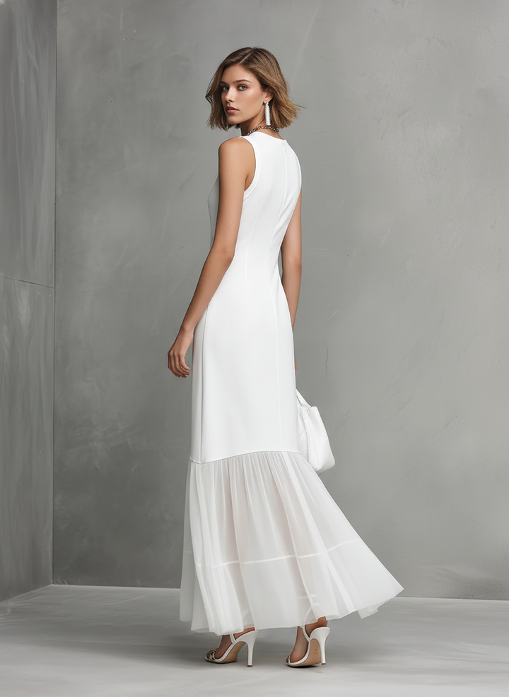 Elegancka biała sukienka midi z falbaną z szyfonu