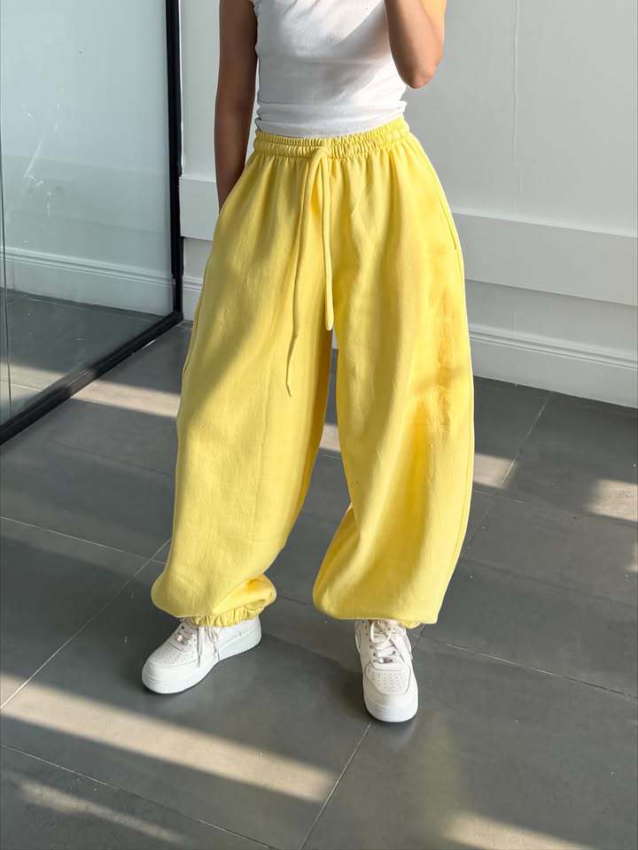Women's Comfortable Wide Pants with Elastic Waistband – Loosely Cut Pants