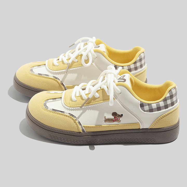 Damskie stylowe czerwone sneakersy sznurowane z wzorem w kratę