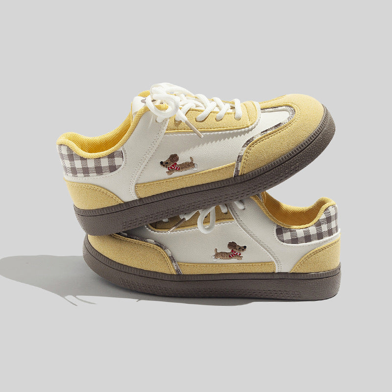 Damskie stylowe czerwone sneakersy sznurowane z wzorem w kratę
