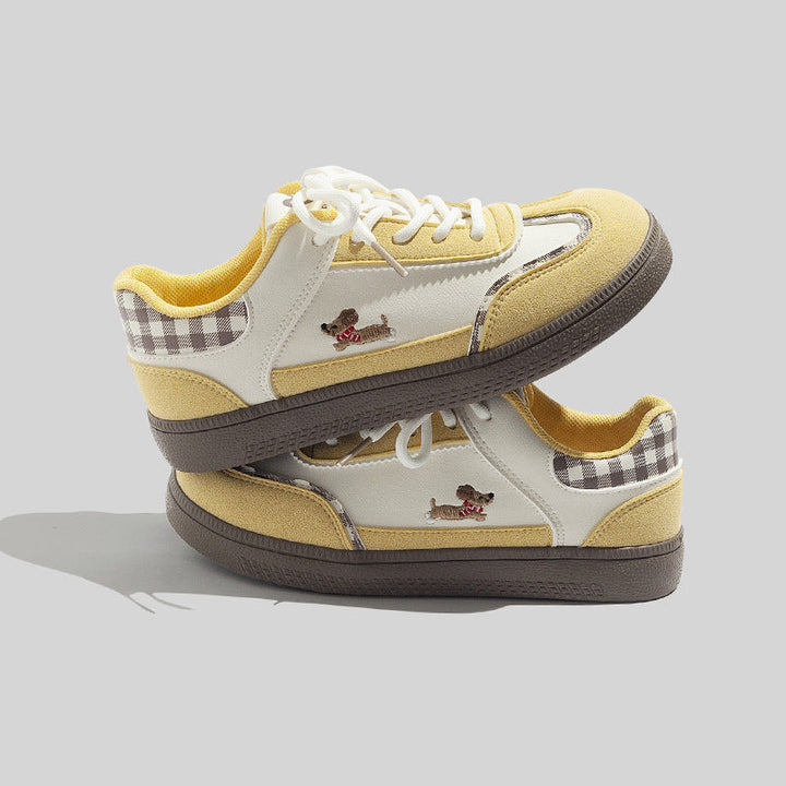 Damskie stylowe czerwone sneakersy sznurowane z wzorem w kratę