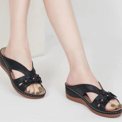 Women's Comfortable Footbed Sandals with Flower Design – Orthopedic Summer Comfort