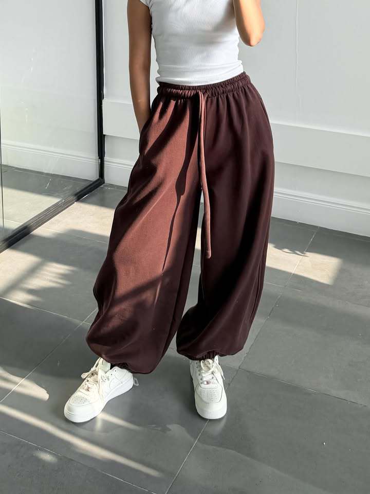 Women's Comfortable Wide Pants with Elastic Waistband – Loosely Cut Pants