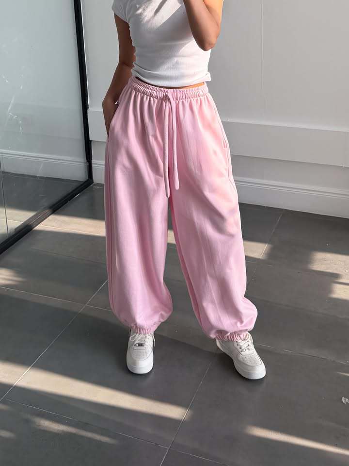 Women's Comfortable Wide Pants with Elastic Waistband – Loosely Cut Pants