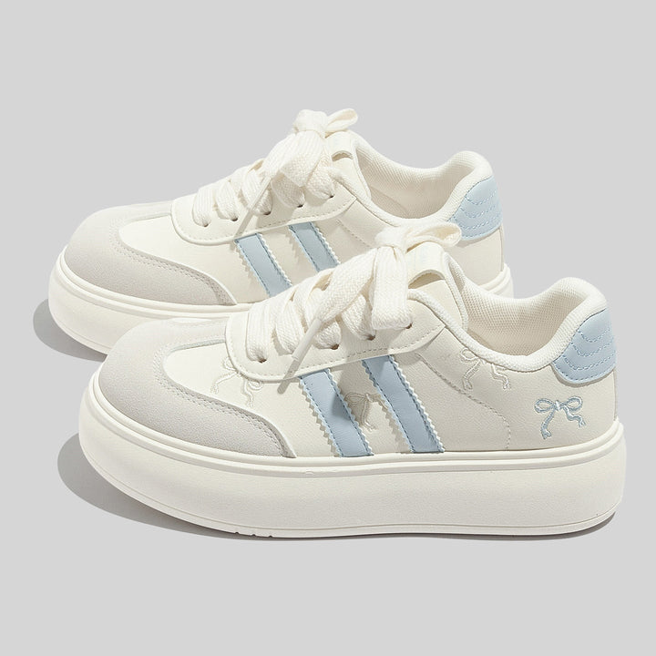 Damen Trendige Schnürbare Wildleder Sneaker Mit Roten Schnürsenkeln