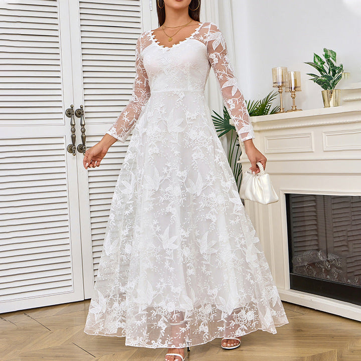 Women's Elegant Lace-Trimmed Wedding Dress with Voluminous Skirt – Princess Bridal Gown