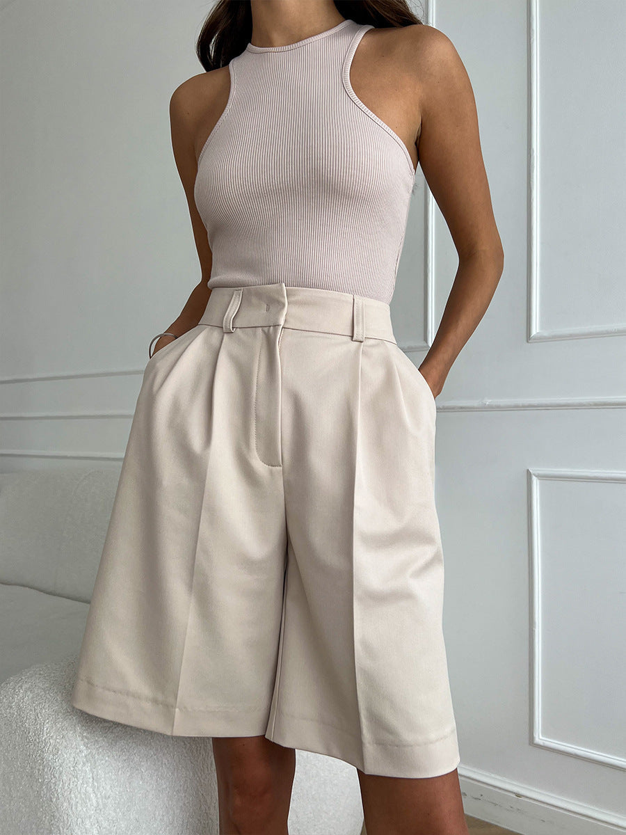 Women's Shorts Beige – Knee-length & Elegant – Summer Fashion 2025