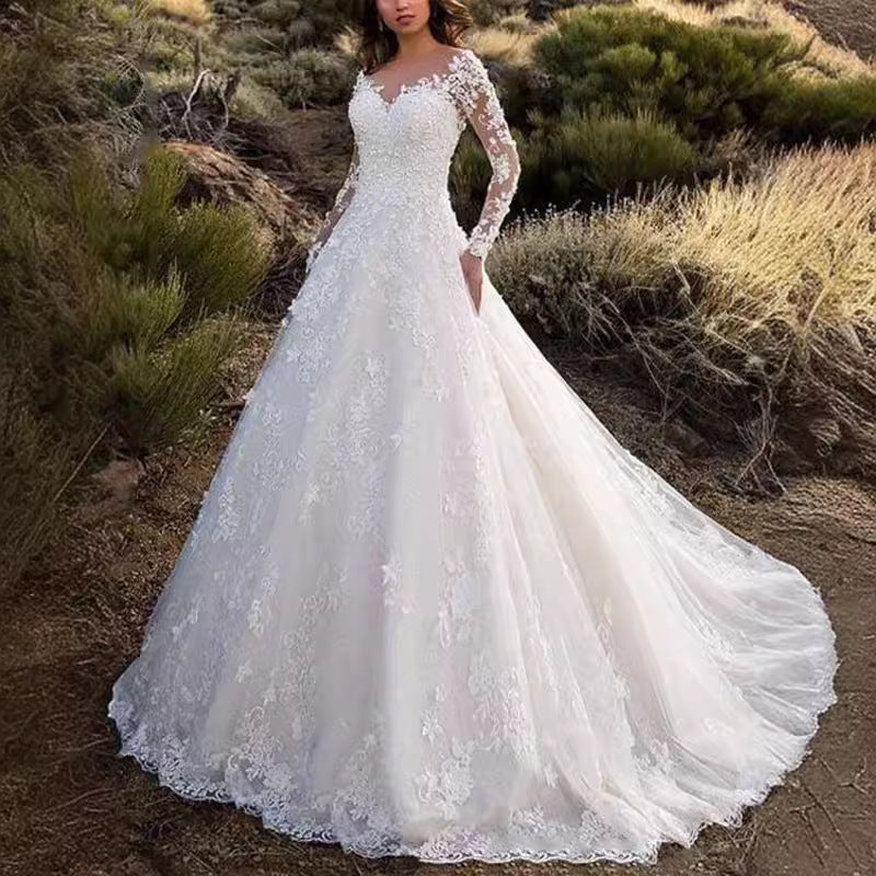 Women's Elegant Lace-Trimmed Wedding Dress with Voluminous Skirt – Princess Bridal Gown