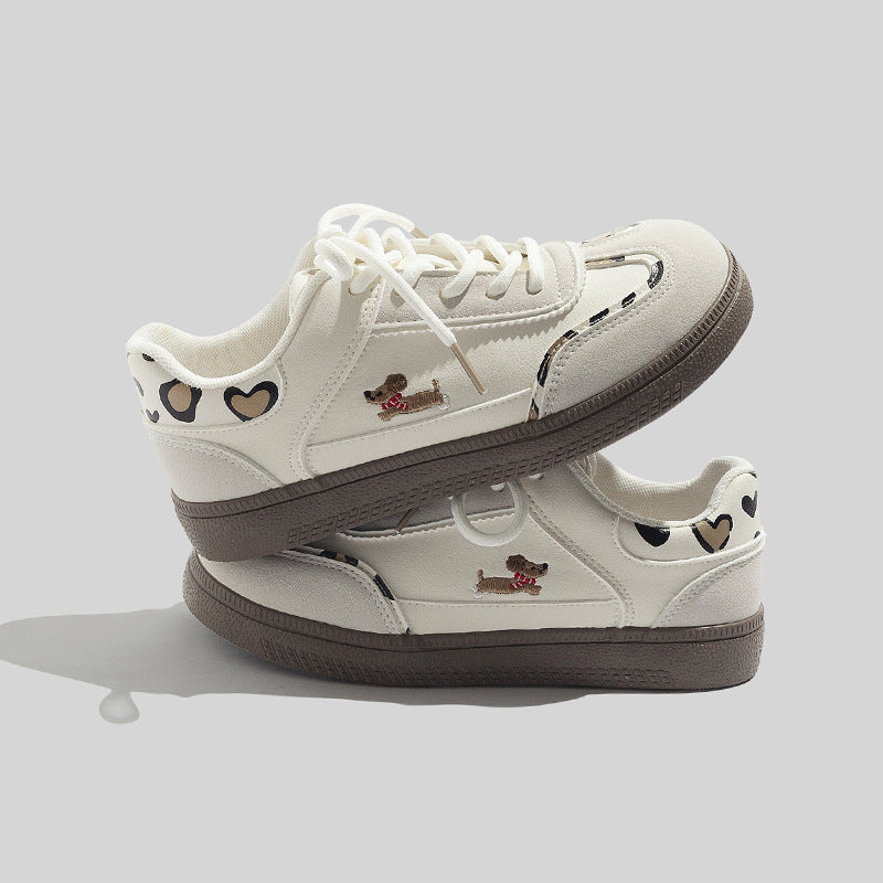 Damskie stylowe czerwone sneakersy sznurowane z wzorem w kratę