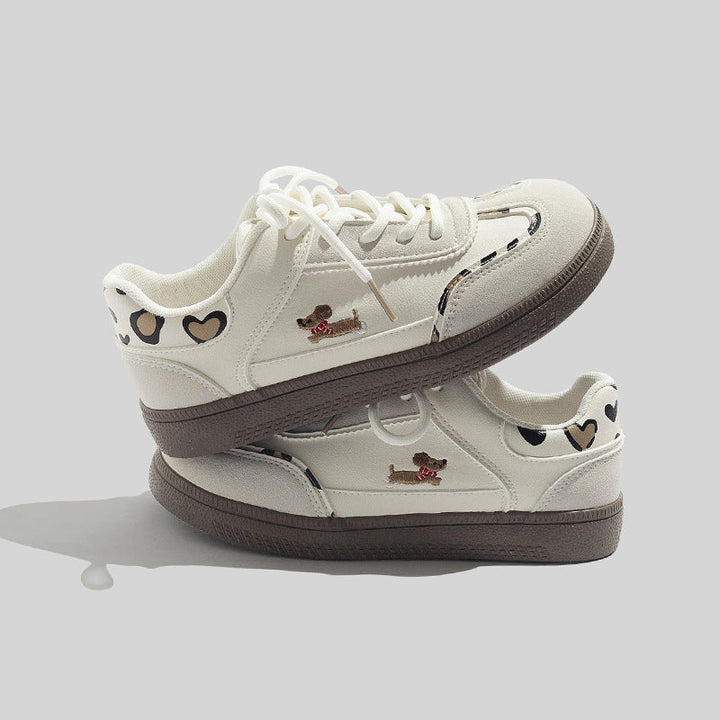 Damskie stylowe czerwone sneakersy sznurowane z wzorem w kratę