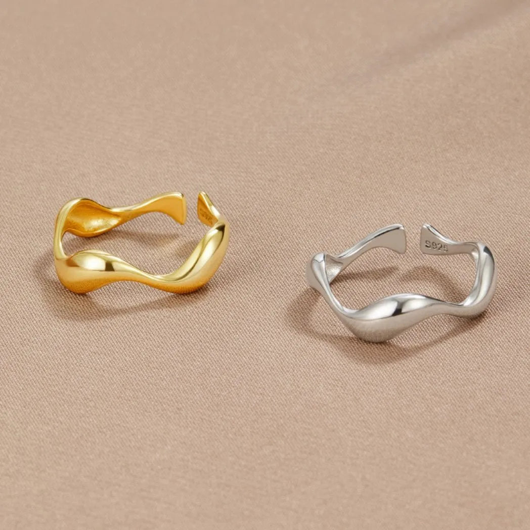 Women's Minimalist Gold-Plated Ring – Adjustable Elegant Jewelry