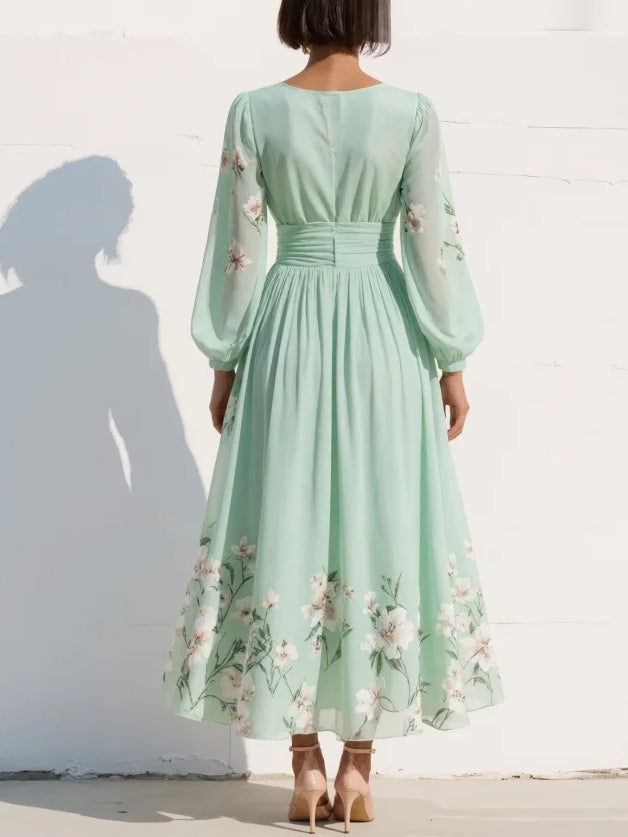 Plissiertes Maxikleid in Mint: Elegante Frische für Sommerfeiern 2