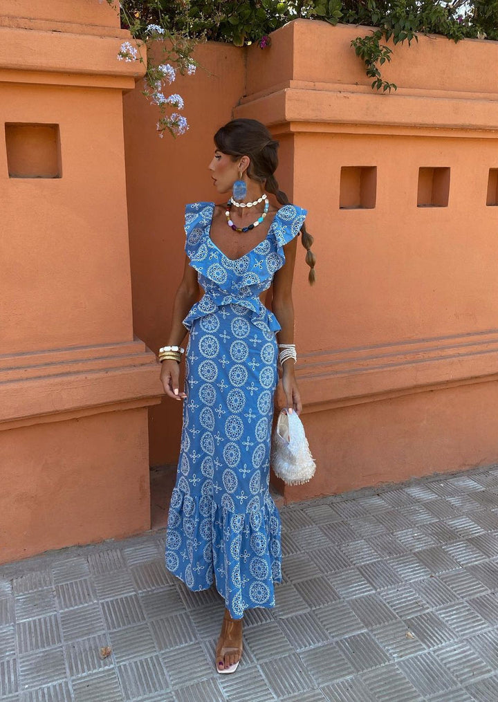 Rückenfreies Maxikleid mit Stickerei: Eleganz für den Sommer 8