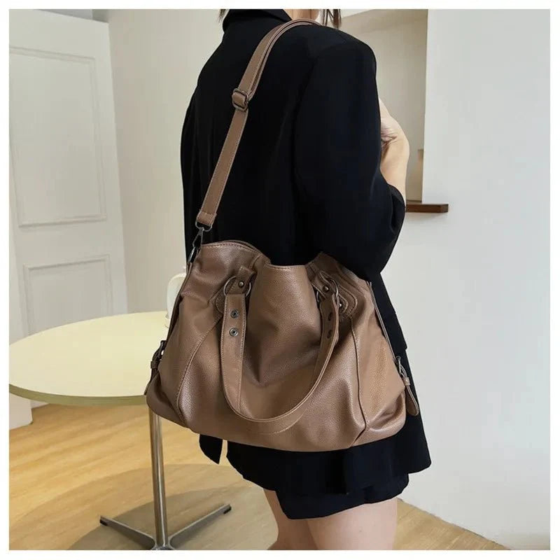 Elegant tote bag made of faux leather