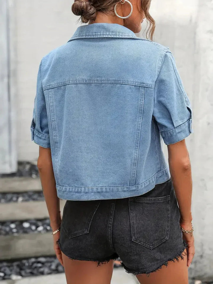 Damen-Jeansjacke mit kurzen Ärmeln und Druckknöpfen