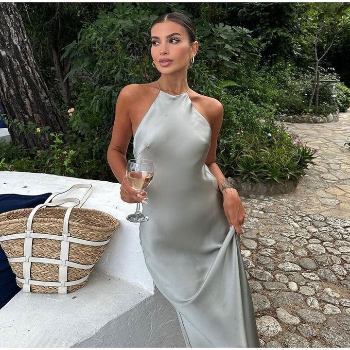 Sleeveless elegant maxi dress with open back