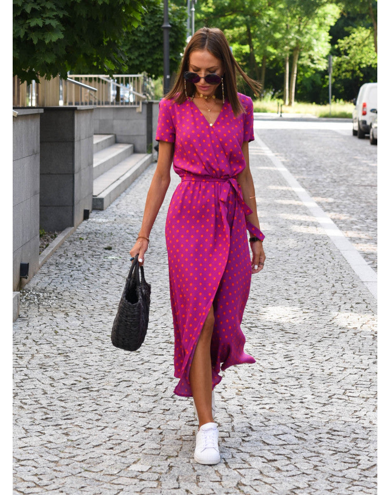 Women's midi dress with V-neck and floral pattern