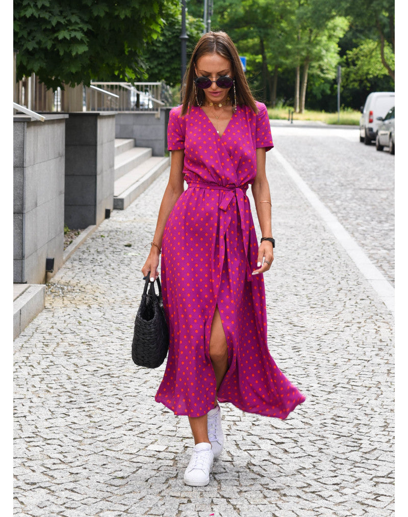 Women's midi dress with V-neck and floral pattern