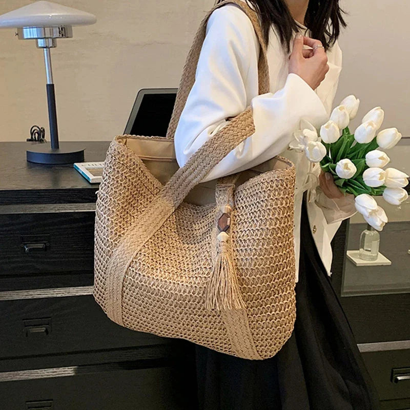 Boho Beach Bag Women – Handwoven Shopper with Tassel & Zipper