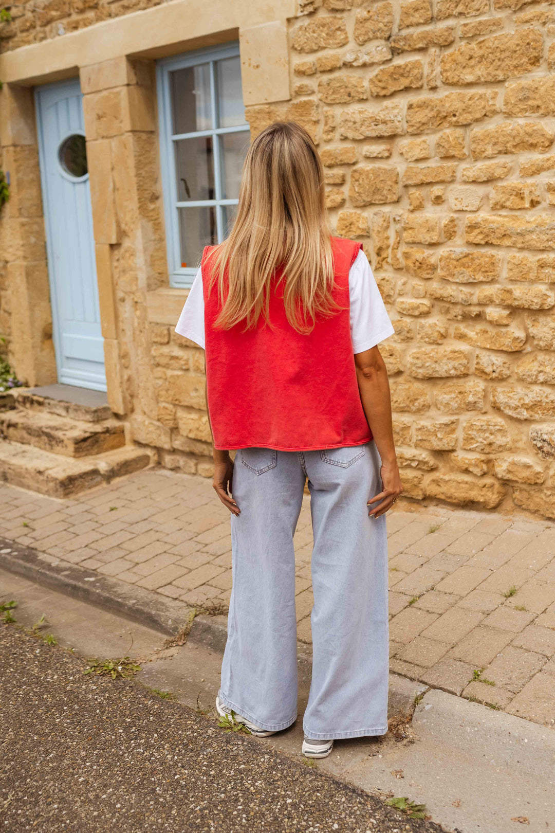 Women's vest with buttons – Red, figure-hugging & light – Summer & layering