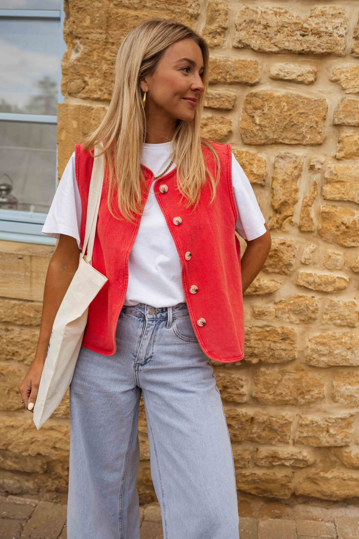 Women's vest with buttons – Red, figure-hugging & light – Summer & layering