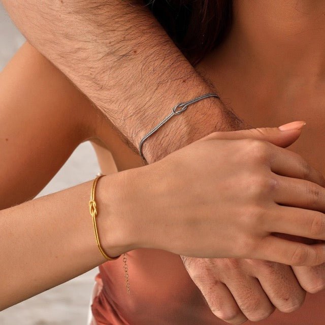 Women's Stylish Love Knot Bracelet in Elegant Design – Timeless Jewelry