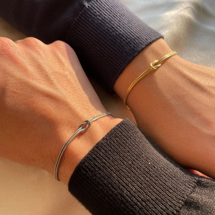 Women's Stylish Love Knot Bracelet in Elegant Design – Timeless Jewelry