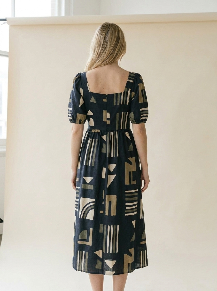 Geometrisches Mehrfarben-Print Kleid mit eckigem Ausschnitt für Damen – Elegantes Sommer-Outfit - back-hero