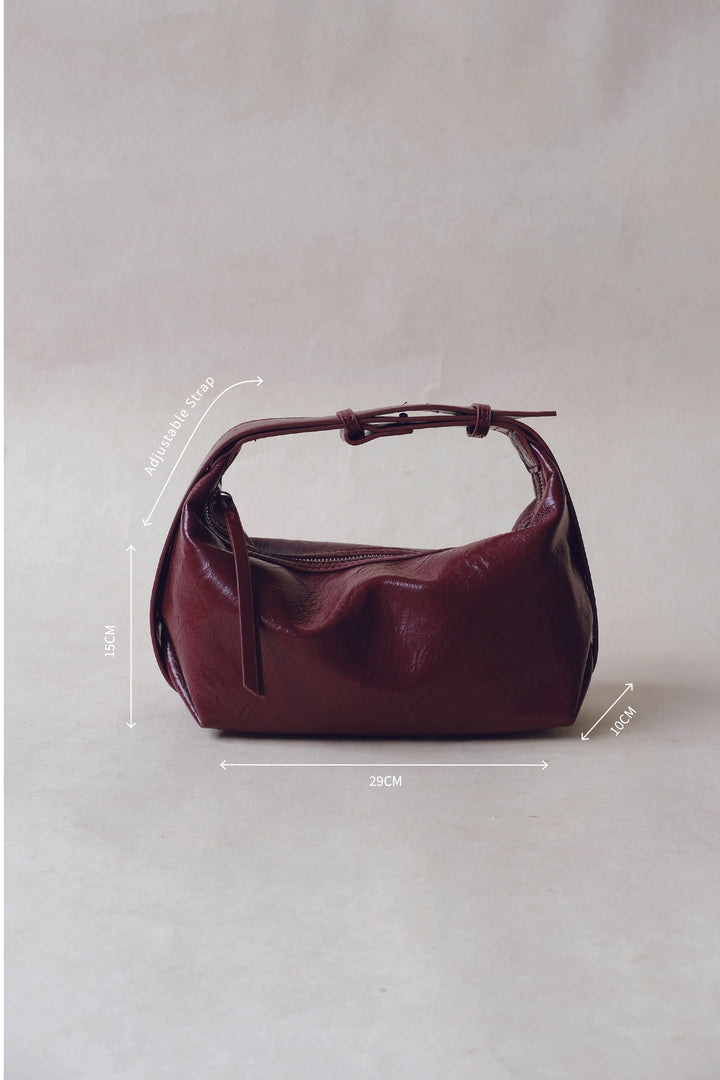 Weinrote Retro Schultertasche aus veganem Leder – Crossbody Handtasche