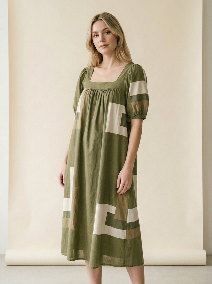 Geometrisches Mehrfarben-Print Kleid mit eckigem Ausschnitt für Damen – Elegantes Sommer-Outfit - body-olivgrün