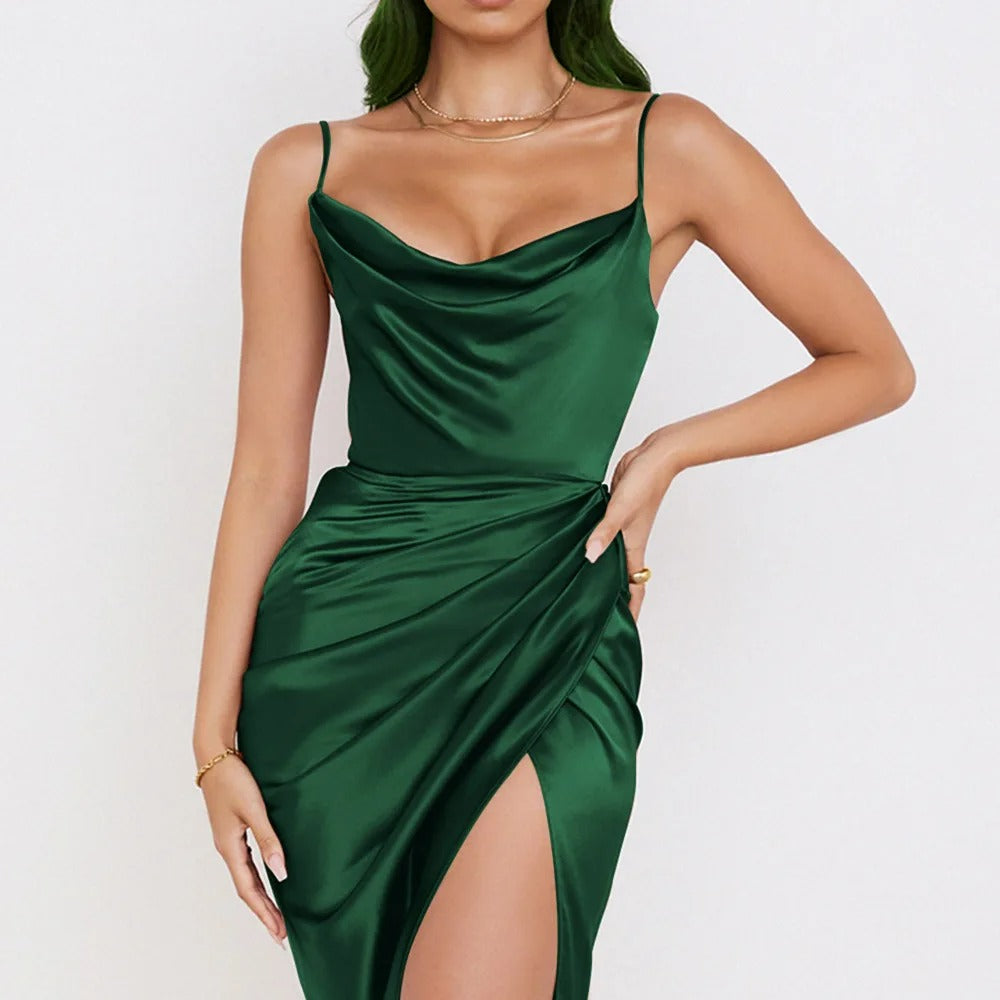 Luxuriöses Satinkleid mit Offenem Rücken für Damen • Elegant und Stilvoll