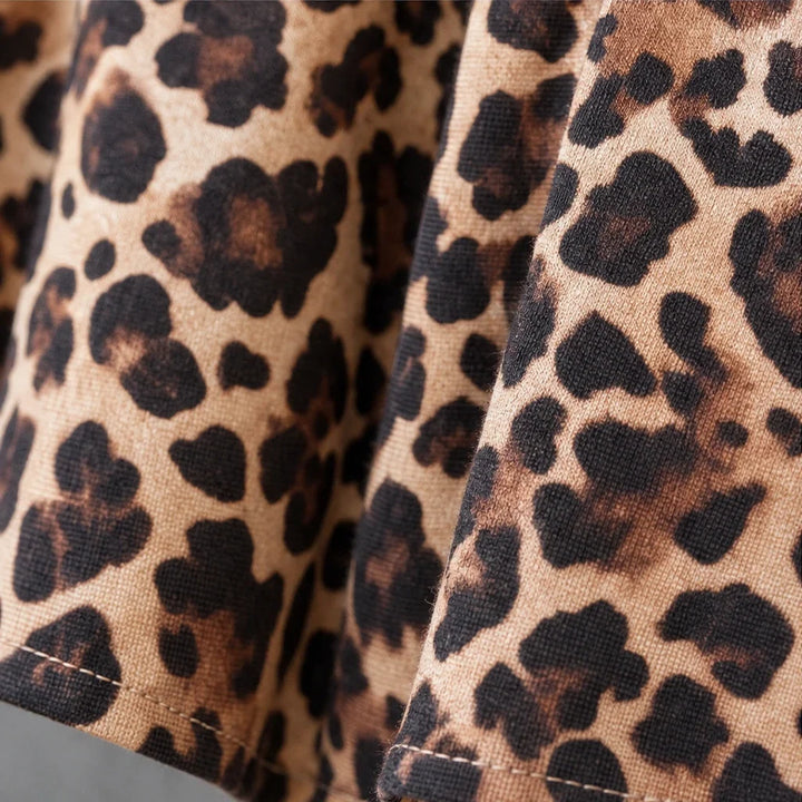 Kleid in Zweiteiler-Optik mit Leopardenmuster und Reverskragen