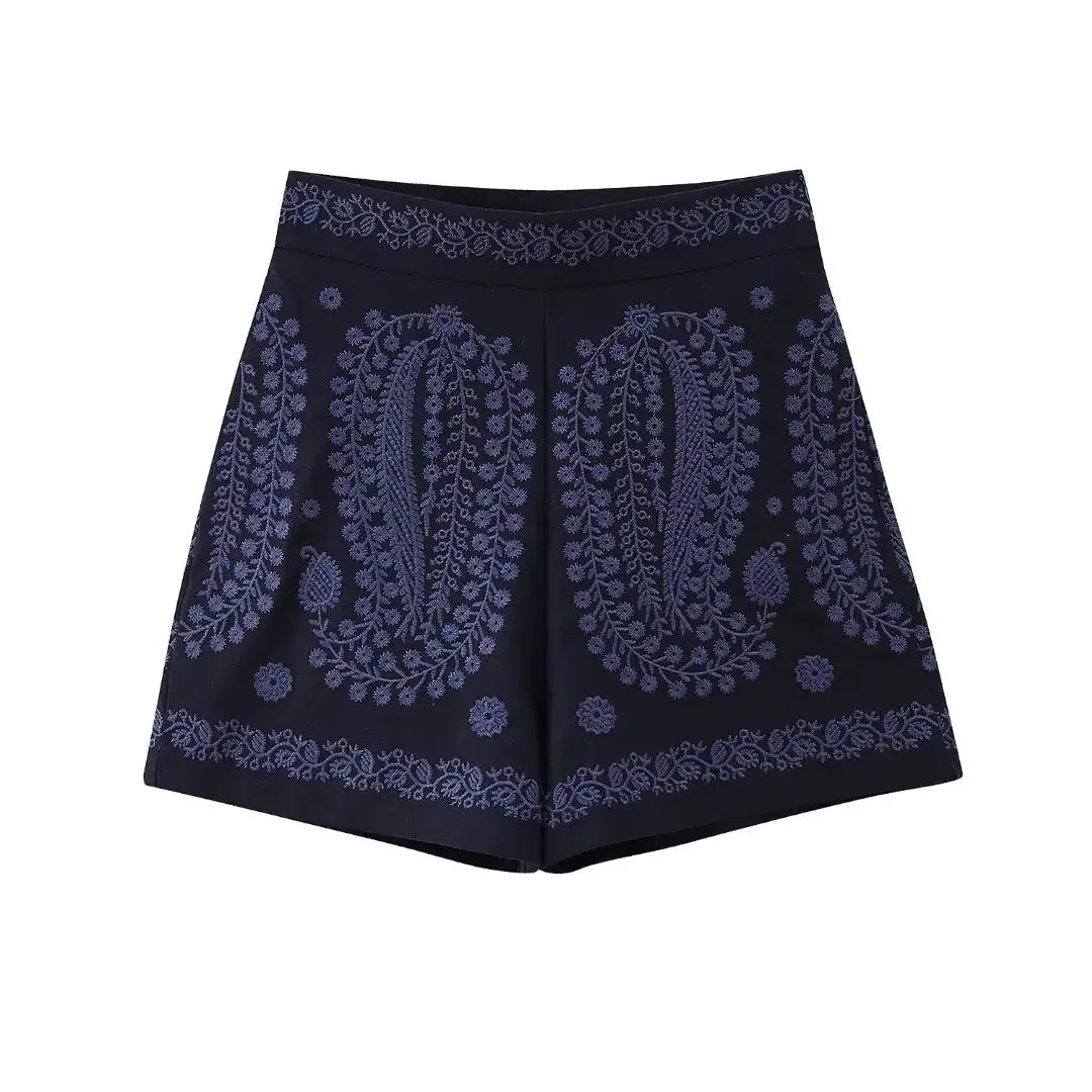 Embroidered high-waist shorts made of vegan leather