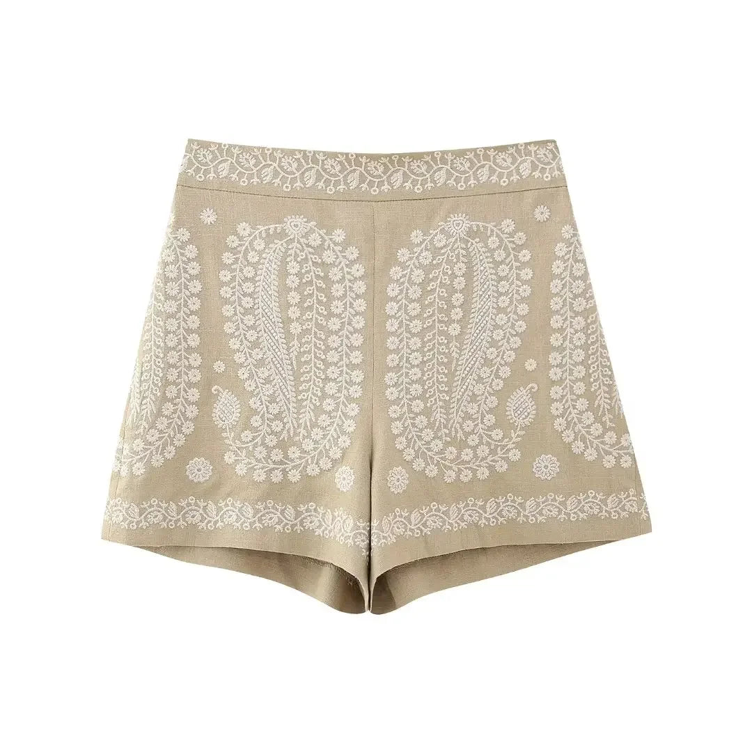 Embroidered high-waist shorts made of vegan leather