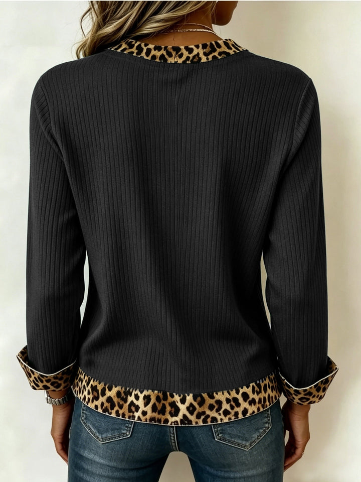 Lillian | Damen V-Ausschnitt Top mit Animalprint-Besatz