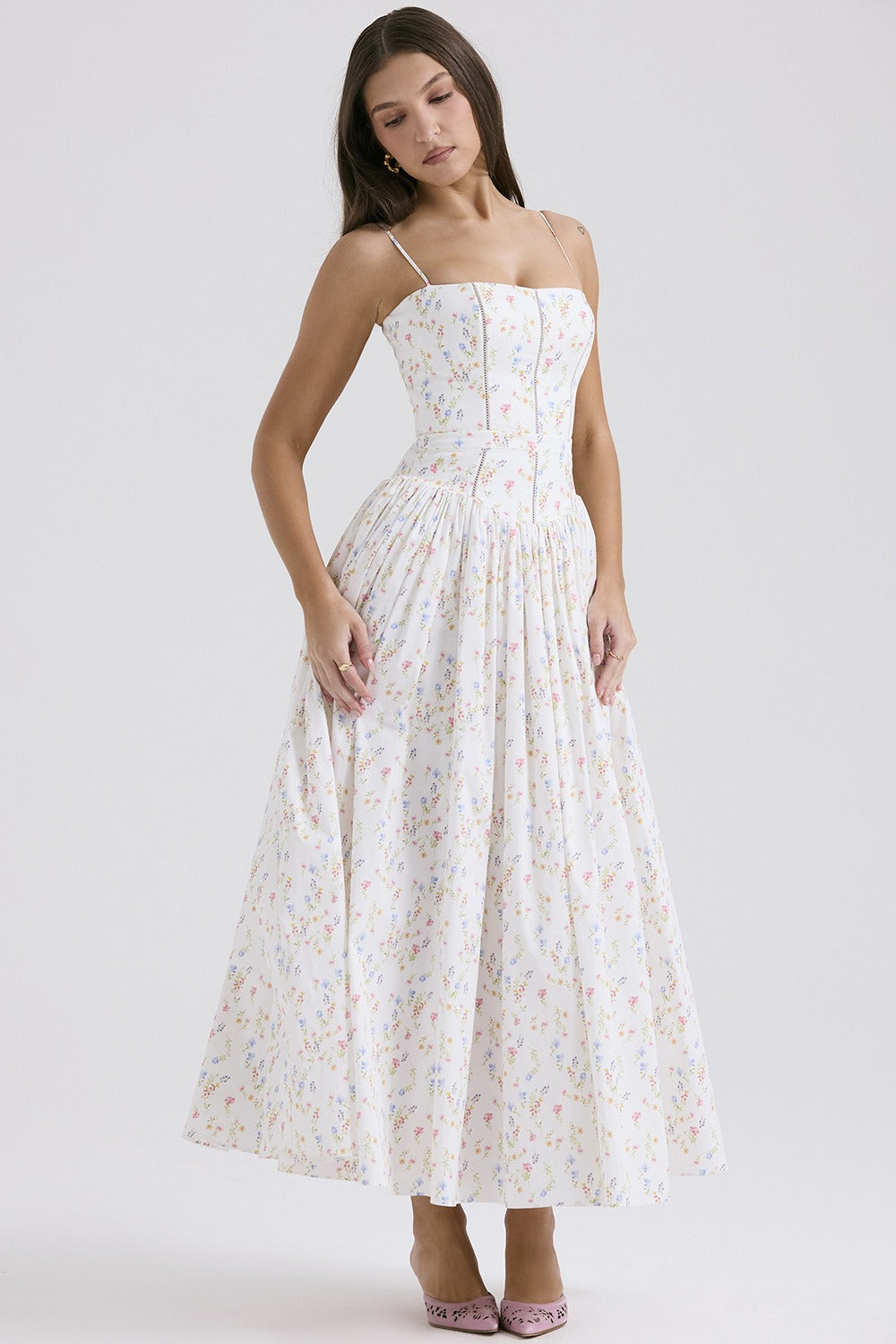 Damen Elegantes Gestuftes A-Linien Ärmelloses Blumenkleid – Sommerkleid