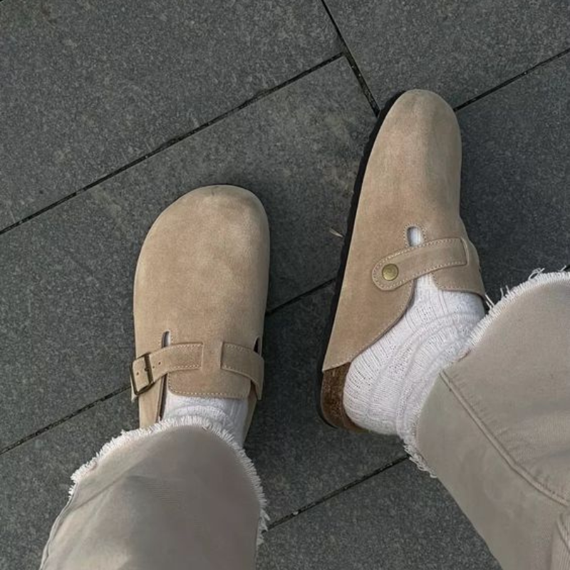 Slippers made of vegan leather – Handmade & Comfortable