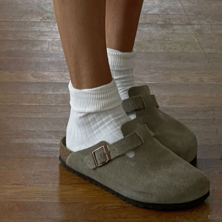 Unisex Pantoffeln aus veganem Leder – Handgefertigt & Komfortabel