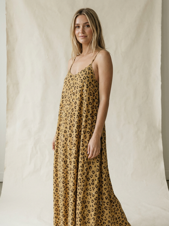 Leoparden-Maxikleid mit Pailletten für Damen – Glamouröser Sommer-Look - hero