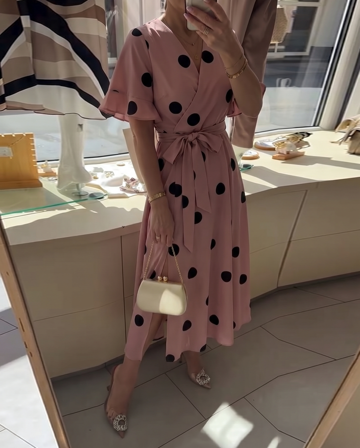 Gepunktetes Wickelkleid mit V-Ausschnitt und Bindegürtel