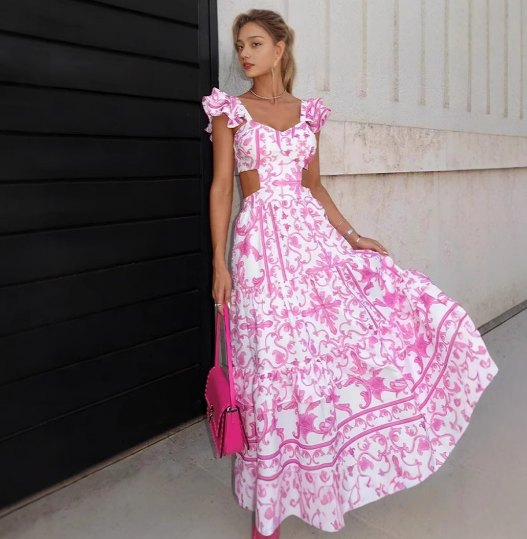 Robe maxi estivale avec motif floral – Décolleté en V profond et manches à volants