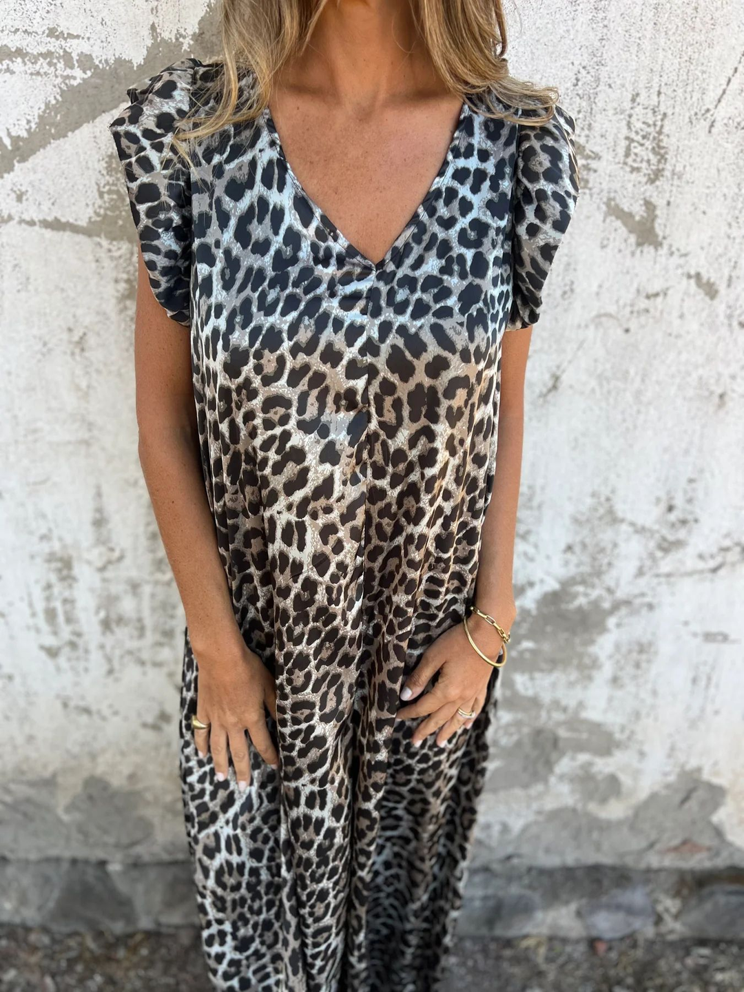 Vestido de mujer de gasa con estampado de leopardo y corte fluido