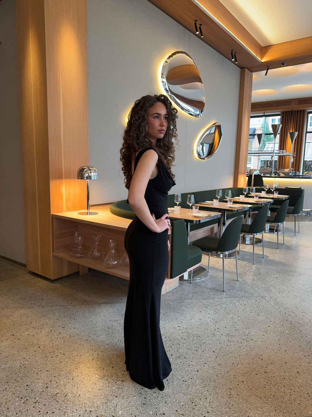 Robe maxi sans manches en coton avec décolleté en V pour l'été et les fêtes