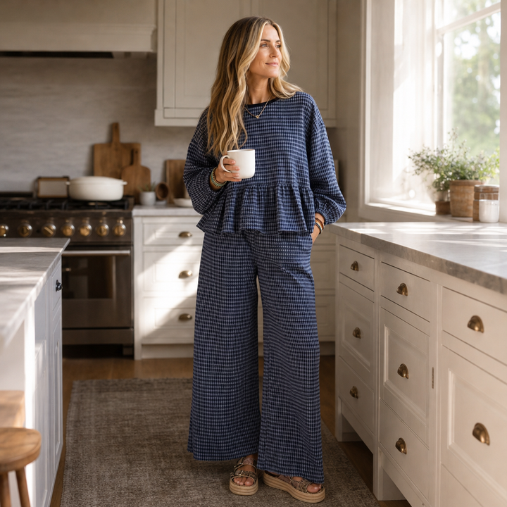Elara | Gingham-Zweiteiler mit Peplum-Oberteil und weiter Hose