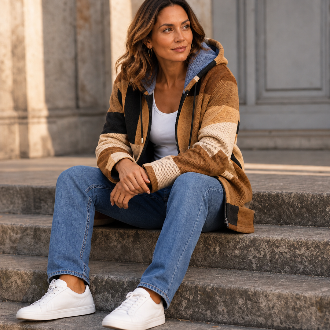 Patchwork Poise | Damen Kapuzenjacke mit geometrischem Colorblock